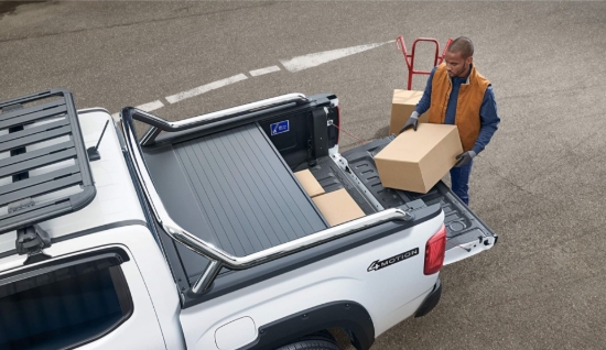 Picture of Electric Tub Tonneau Cover For Volkswagen Amarok